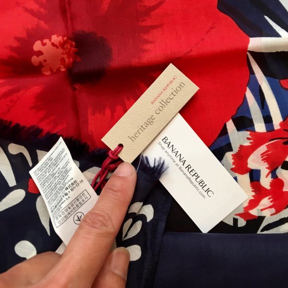 NWT Banana Republic Heritage Floral Scarf Wrap - Picture 8 of 8